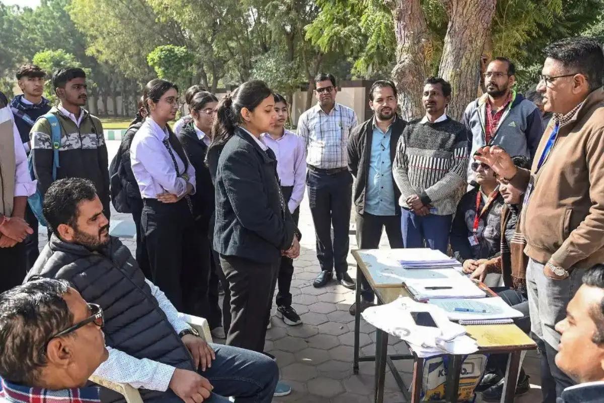 Officials will assist voters at help desks to help eligible citizens whose names are missing from the draft electoral roll published under the SIR 2025.