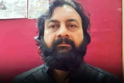 Gangster Vinay Tyagi dies after courtroom transit shooting; family alleges police complicity