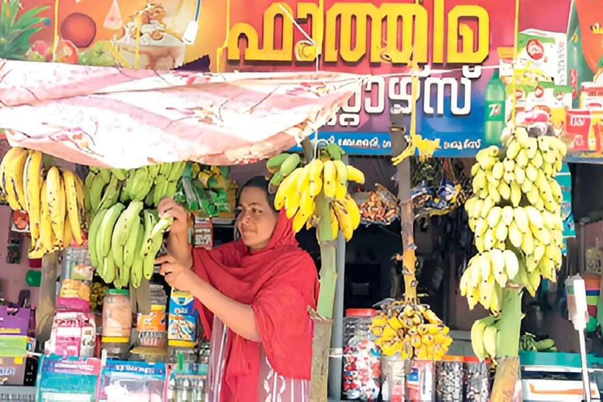 പത്തനാപുരം പഞ്ചായത്ത് പ്രസിഡന്റായി തിരഞ്ഞെടുത്ത ഷീജാ ഷാനവാസ് തന്റെ സ്റ്റേഷനറിക്കടയിൽ