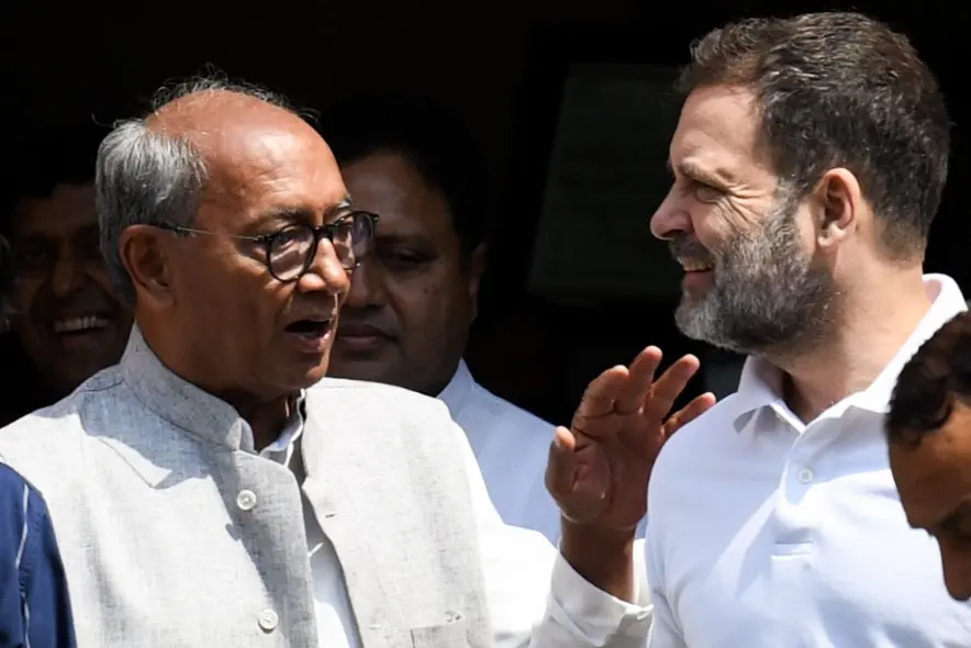'താങ്കൾ ഇന്നലെ മോശമായി പെരുമാറി!', ദിഗ്വിജയ് സിങ്ങിനോട് രാഹുൽ; ചിരിച്ച് സോണിയാ ഗാന്ധി