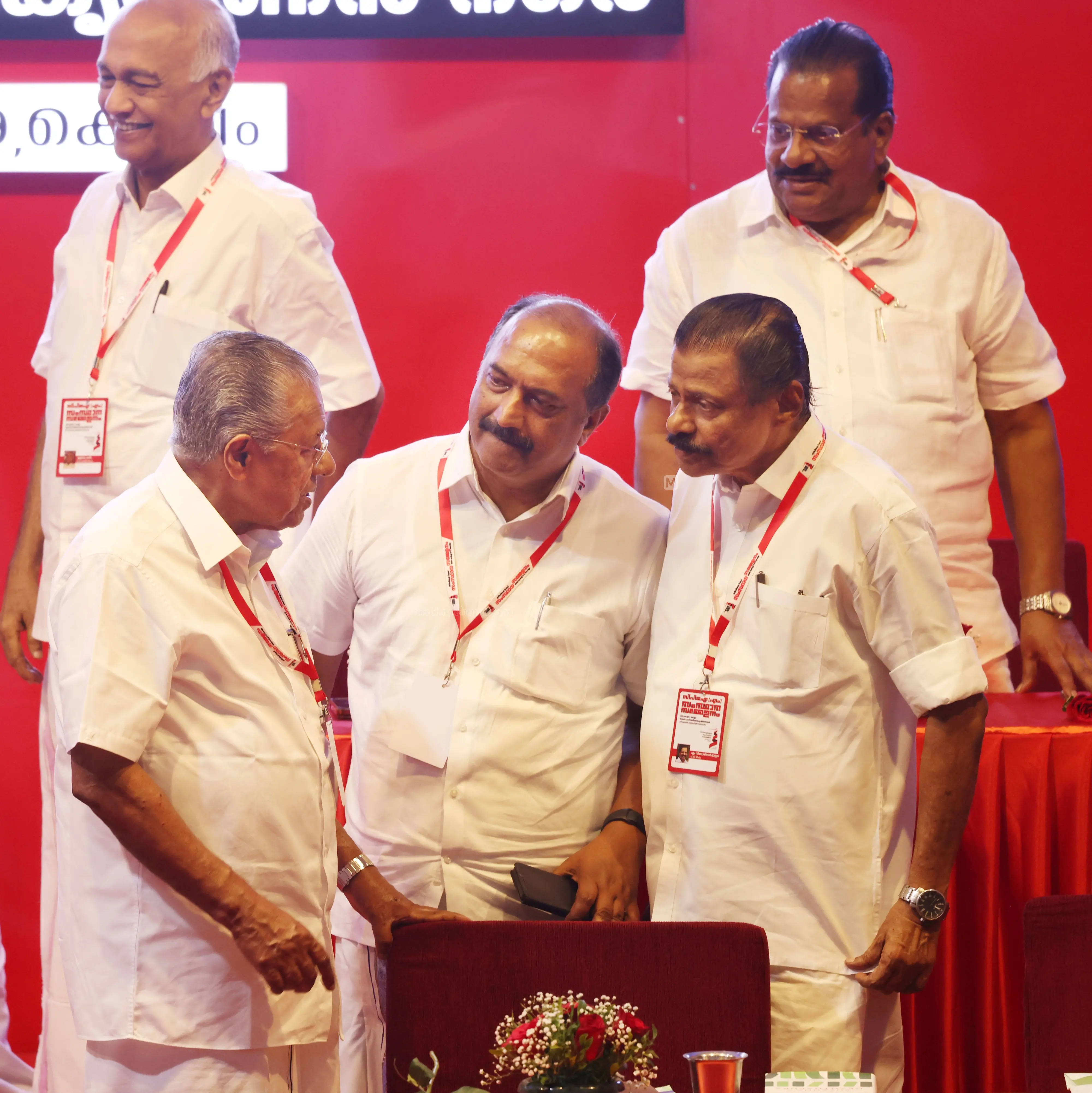 മുഖ്യമന്ത്രി പിണറായി വിജയന്,ധനമന്ത്രി കെ.എന്.ബാലഗോപാല്,സിപിഎം സംസ്ഥാന സെക്രട്ടറി എം.വി.ഗോവിന്ദന് |ഫോട്ടോ:മാതൃഭൂമി