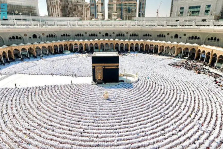 Saudi Hajj Ministry Suspends Umrah Company and Foreign Agent for Contract Violations