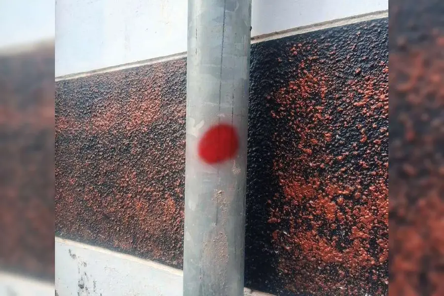 red sign