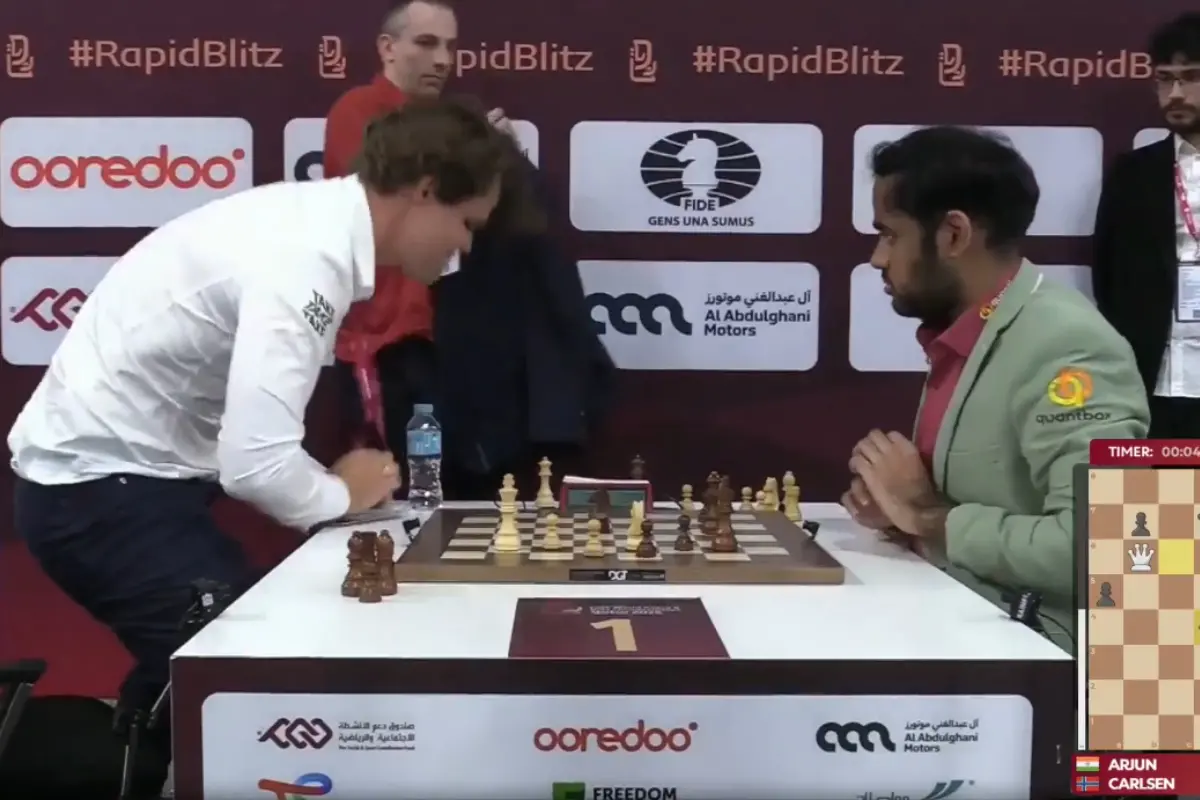 Magnus Carlson slamming the table after the loss