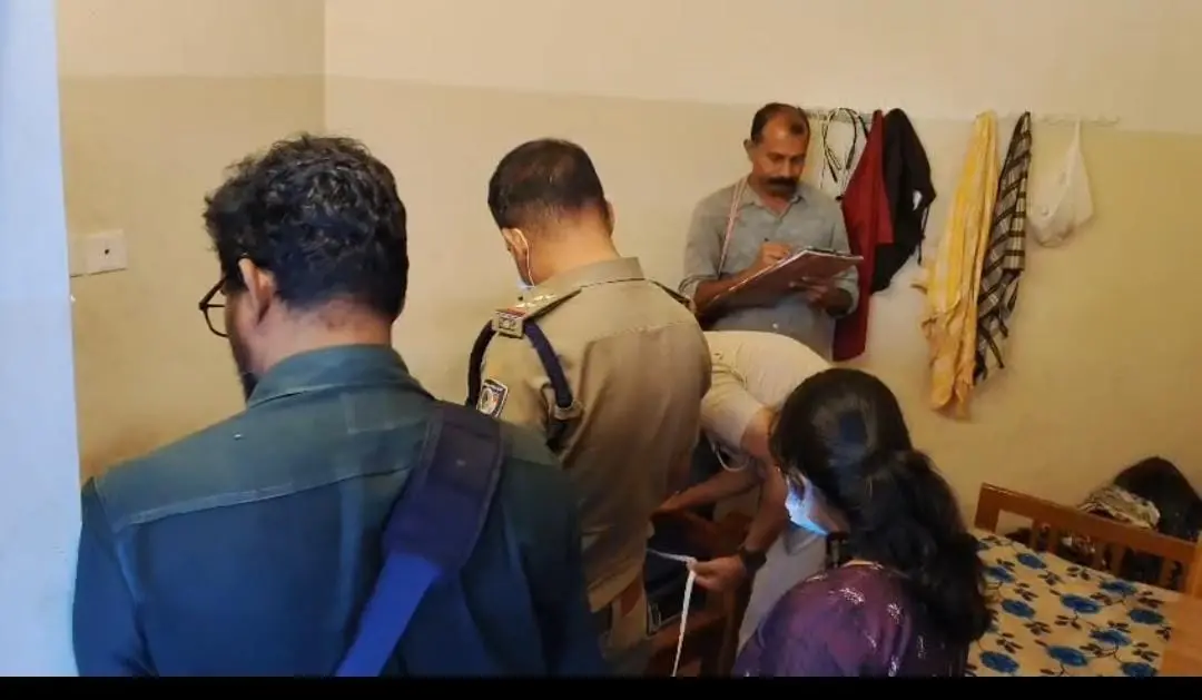 നാലുവയസുകാരന്റെ കൊലപാതകത്തിന്റെ അന്വേഷണത്തിന്റെ ഭാഗമായി പോലീസ് പരിശോധന നടത്തുന്നു