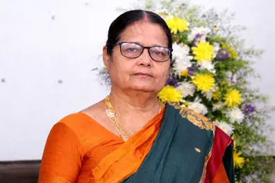 Tenant kills landlady with 2 kin, loots gold jewellery worth over 11 tolas; Dumps body in Godavari