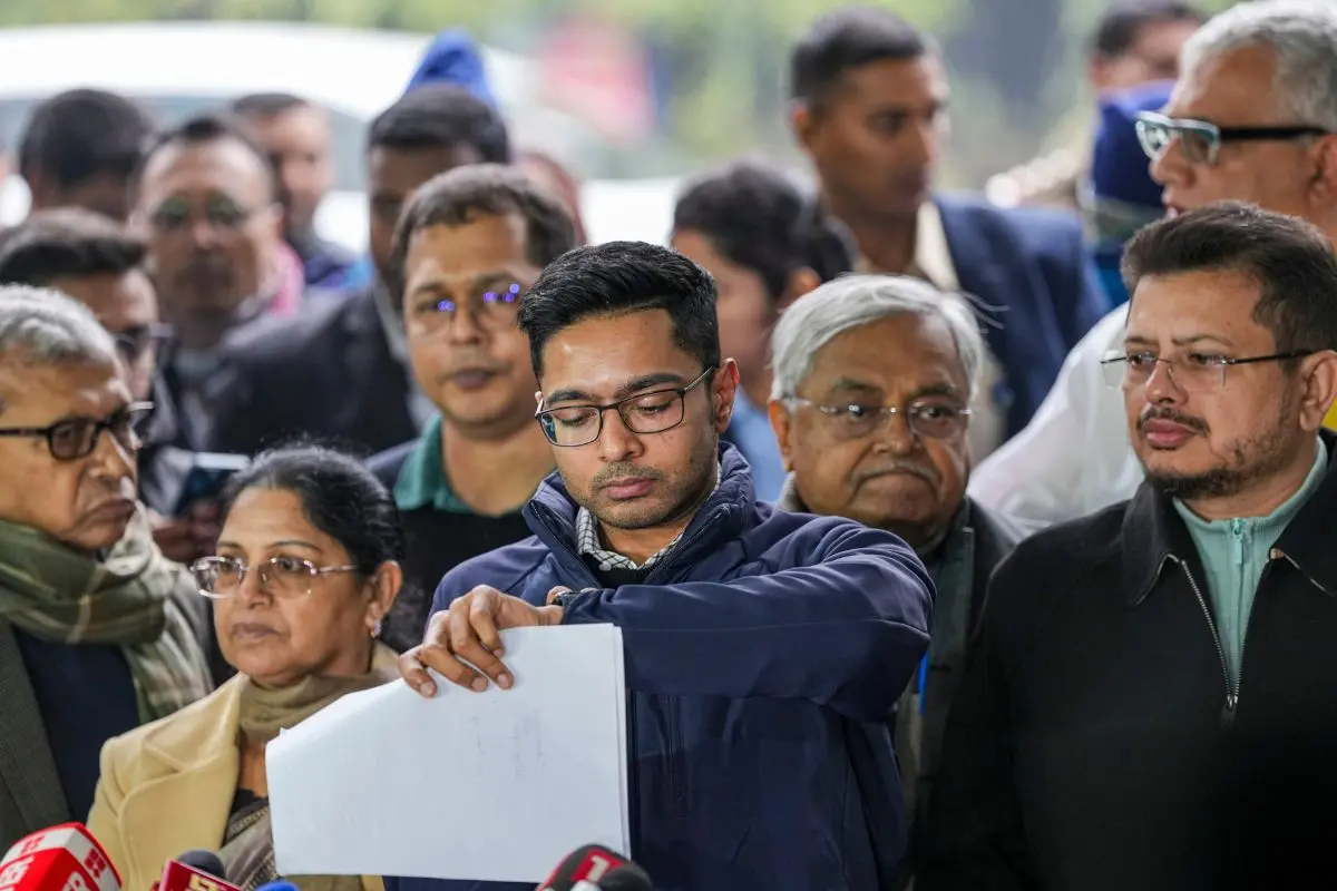 TMC leaders including Abhishek Banerjee, Derek O'Brien, Pradip Mazumdar, Manas Bhunia and others after a meeting with the Chief Election Commissioner Gyanesh Kumar (Photo: PTI)