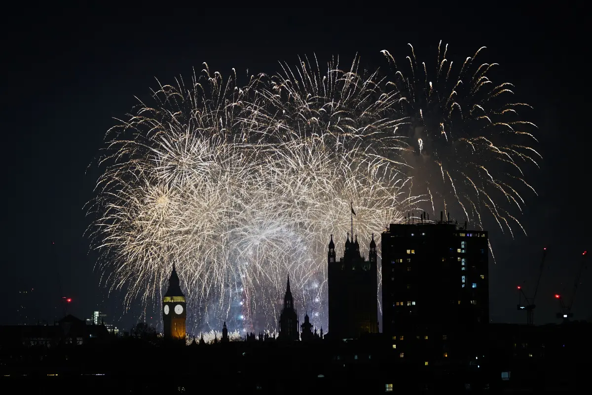 Fireworks light-up the sky in central London to celebrate the New Year on Thursday | Photo: AP