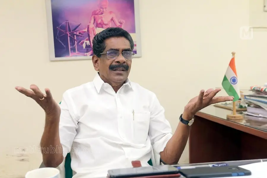 മത്സരിക്കാനൊന്നും ഒരു കാലത്തും പ്രയാസമുണ്ടായിട്ടില്ല; പാർട്ടി പറഞ്ഞാൽ മത്സരിക്കുമെന്ന് മുല്ലപ്പള്ളി