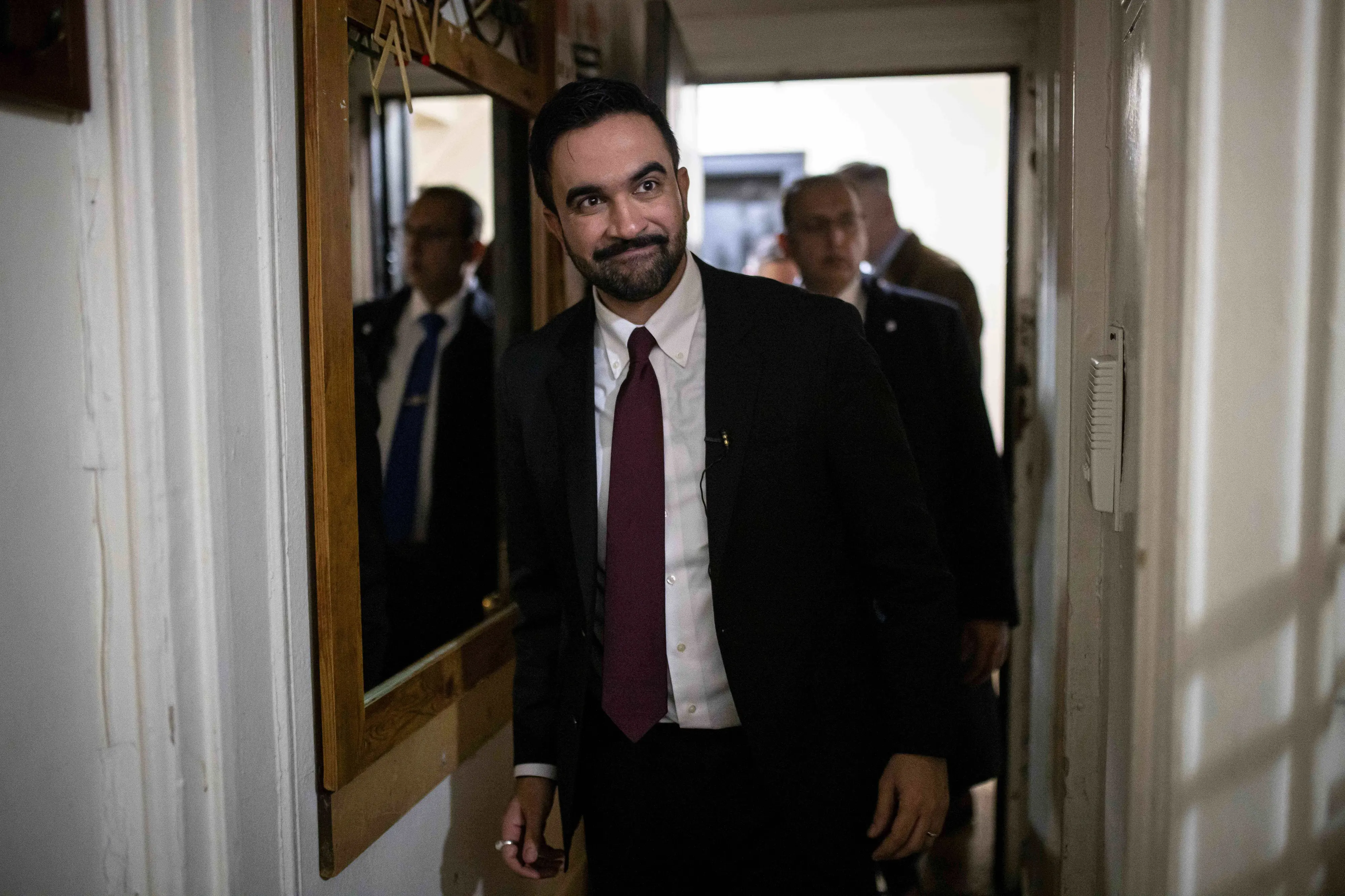 New York City Mayor Zohran Mamdani visits the apartment of Nadege Romulus on Clarkson Avenue in the Prospect Lefferts Garden neighborhood of Brooklyn, in New York, on the first day in office | Photo: AP
