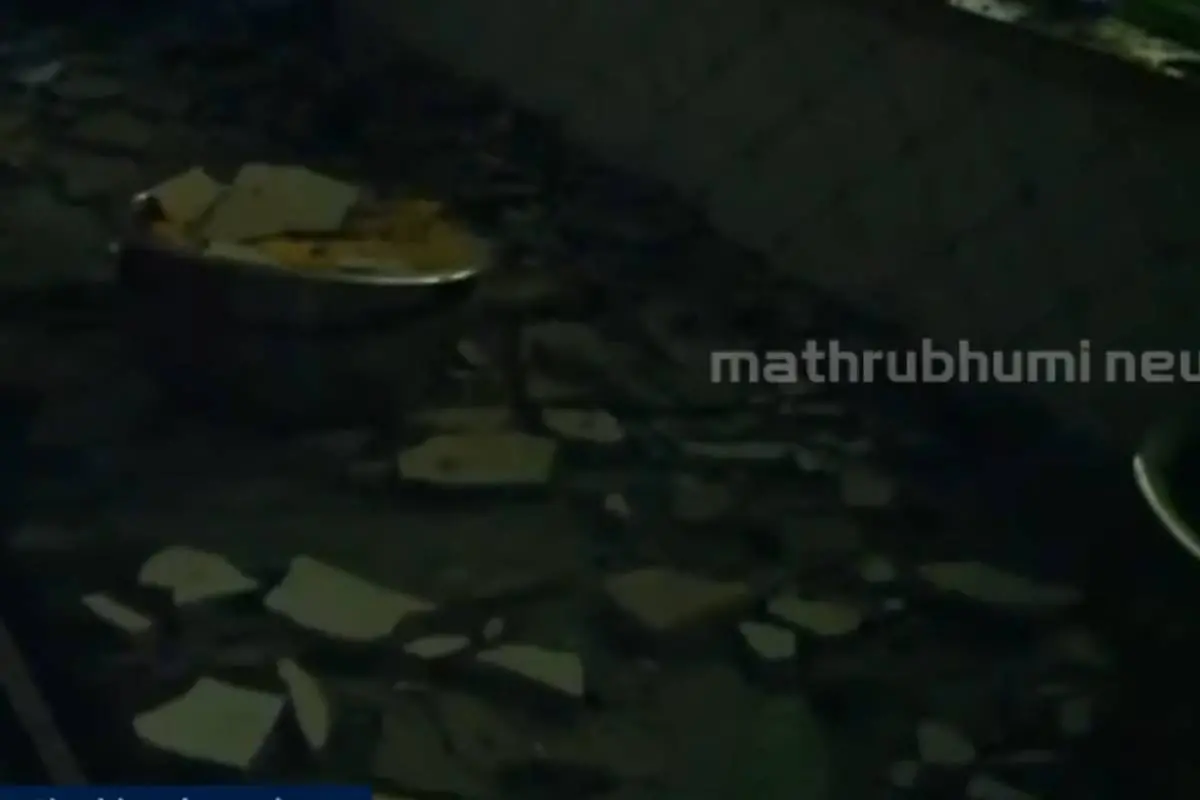 സിലിണ്ടർ പൊട്ടിത്തെറിച്ച് അവശിഷ്ടങ്ങൾ ചിതറി കിടക്കുന്നു