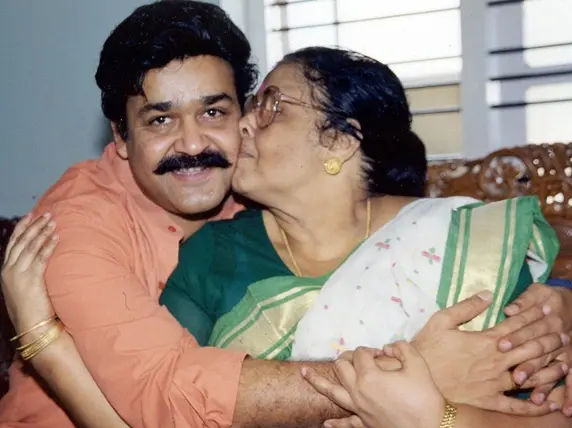 Mohanlal with mother Santhakumari | Photo: Mathrubhumi Archives