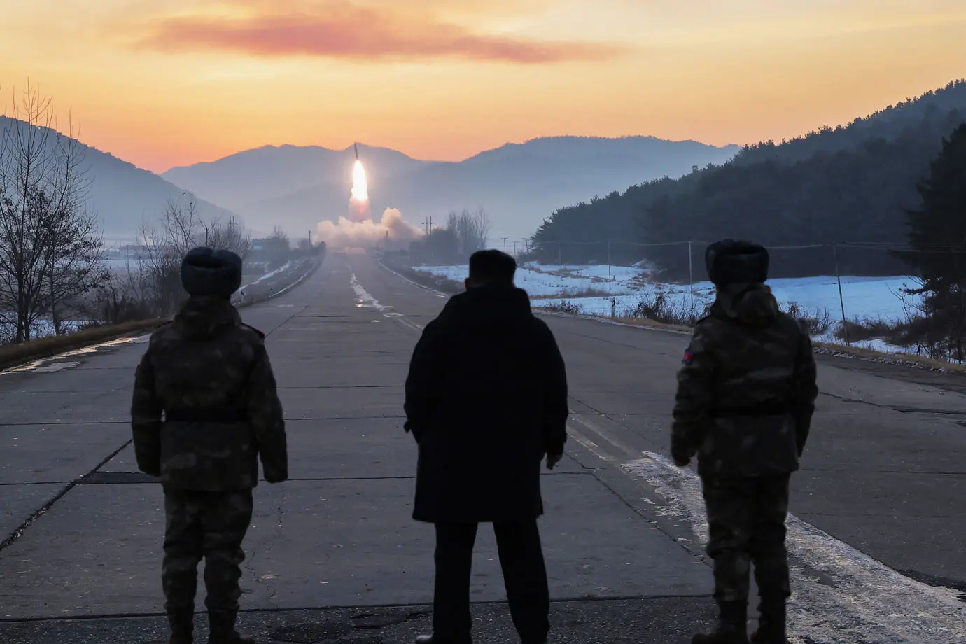 North Korean leader Kim Jong Un, center, inspects test-flights of hypersonic missiles in Pyongyang, North Korea on January 4 | Photo: AP