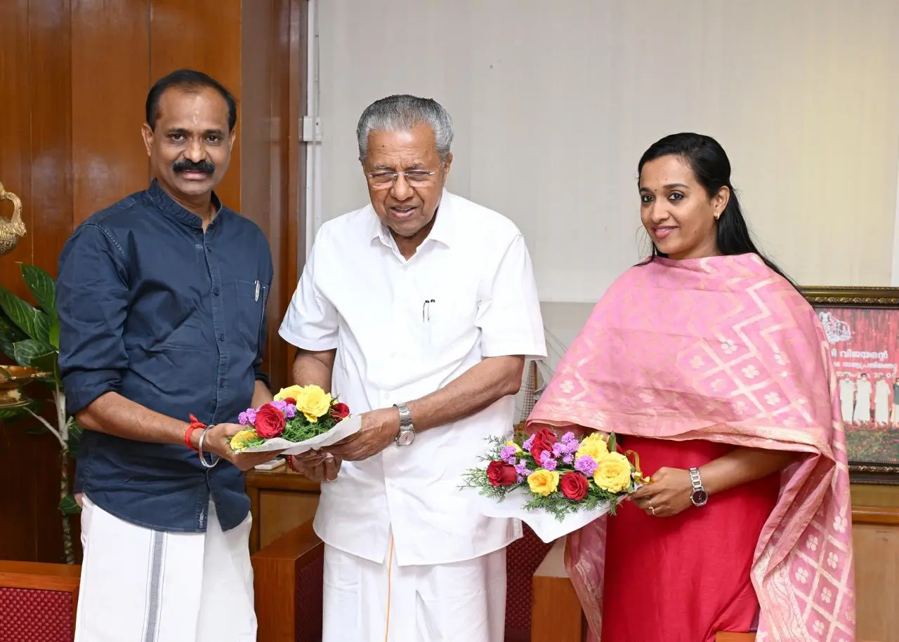 Photo: facebook.com/officialpagevvrajesh