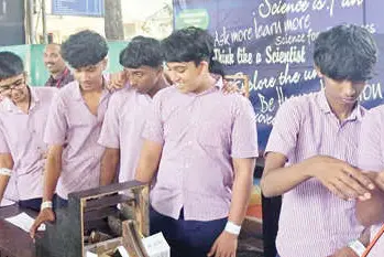 ക്വാണ്ടം സയൻസ് പ്രദർശനം കാണാൻ തിരക്ക്