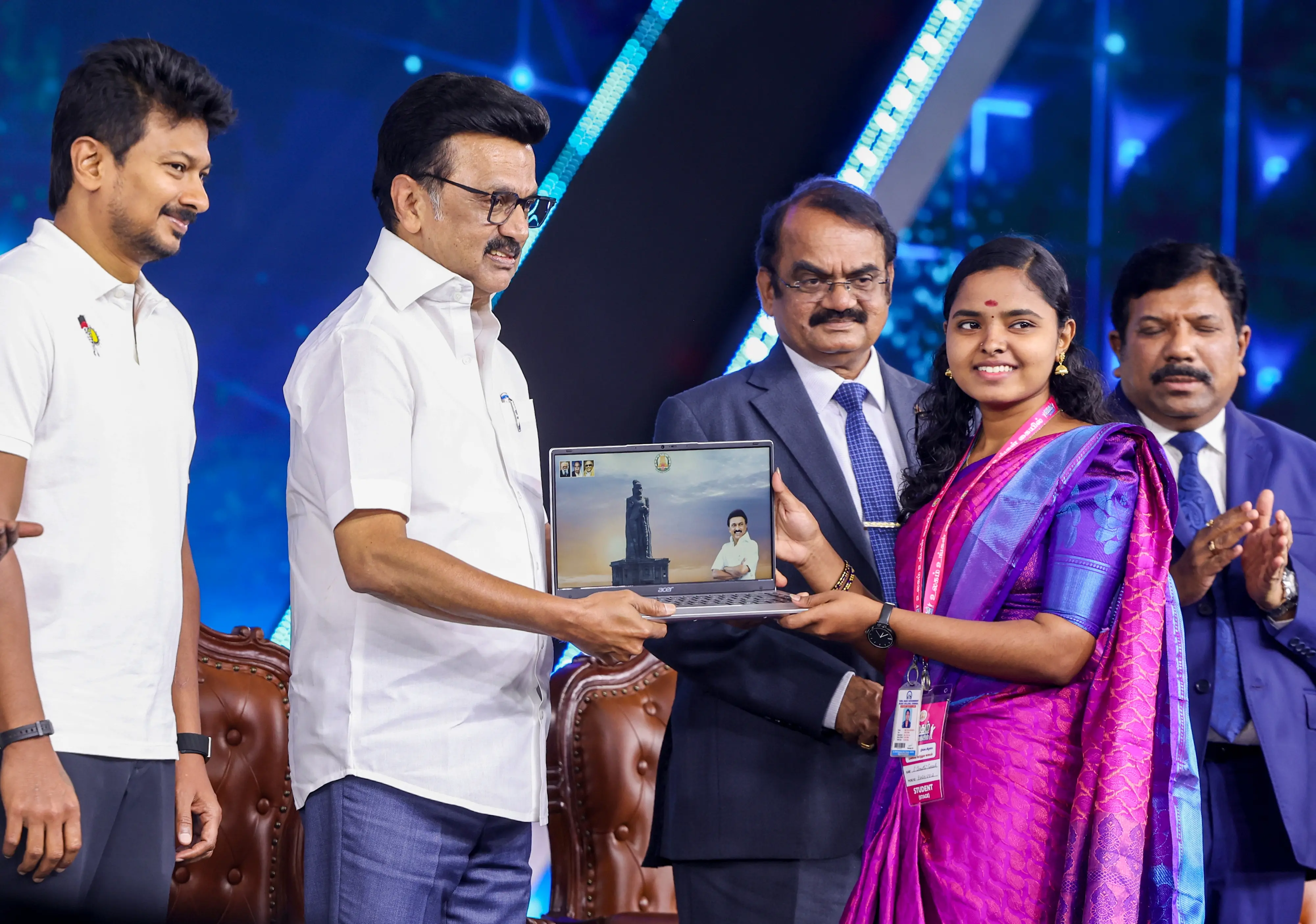 കോളേജ് വിദ്യാര്ഥികള്ക്കുള്ള സൗജന്യ ലാപ്ടോപ് പദ്ധതിക്ക് സ്റ്റാലിന് തുടക്കം കുറിക്കുന്നു|ഫോട്ടോ:PTI