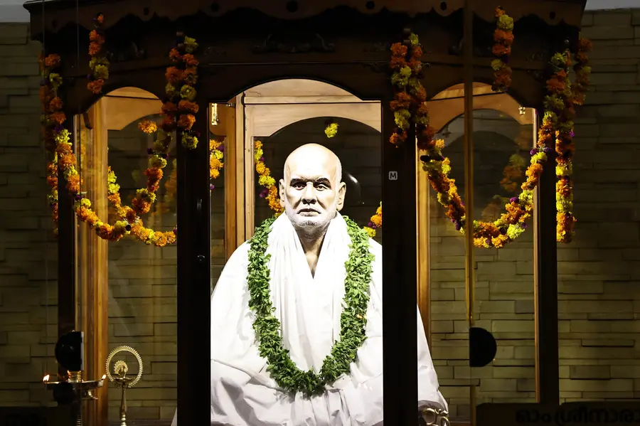 ആഴണം വാഴണം നിത്യം, വാഴണം വാഴണം സുഖം | ദൈവദശകത്തിലെ ഗീതാസാരം 11