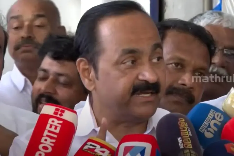 ഔദ്യോഗിക വാഹനം ഒഴിവാക്കി; സിറോ മലബാർ സഭ ആസ്ഥാനത്ത് വി.ഡി. സതീശന്റെ രഹസ്യ സന്ദർശനം