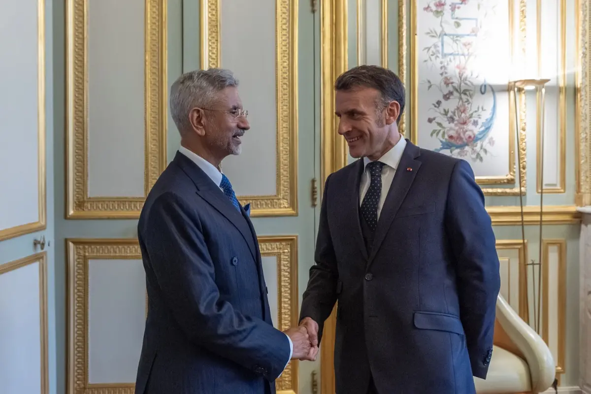 External Affairs Minister S Jaishankar (L) with French President Emmanuel Macron | Photo: @DrSJaishankar on X