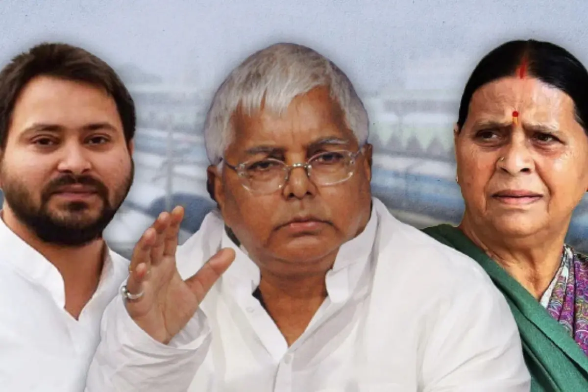 Lalu Prasad Yadav (Middle) with wife Rabri Devi and son Tejashwi Yadav.