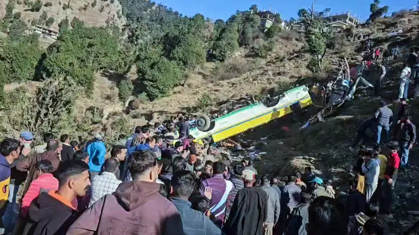 Passengers are rescued after a private bus en route from Kupvi to Shimla rolls down the road near Haripurdhar in Sirmaur on Friday. Eight people reportedly died in the accident. (ANI Video Grab)