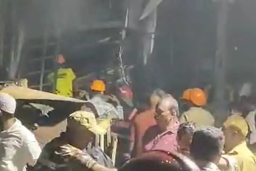 Three shops in Kozhikode caught fire; cause unknown