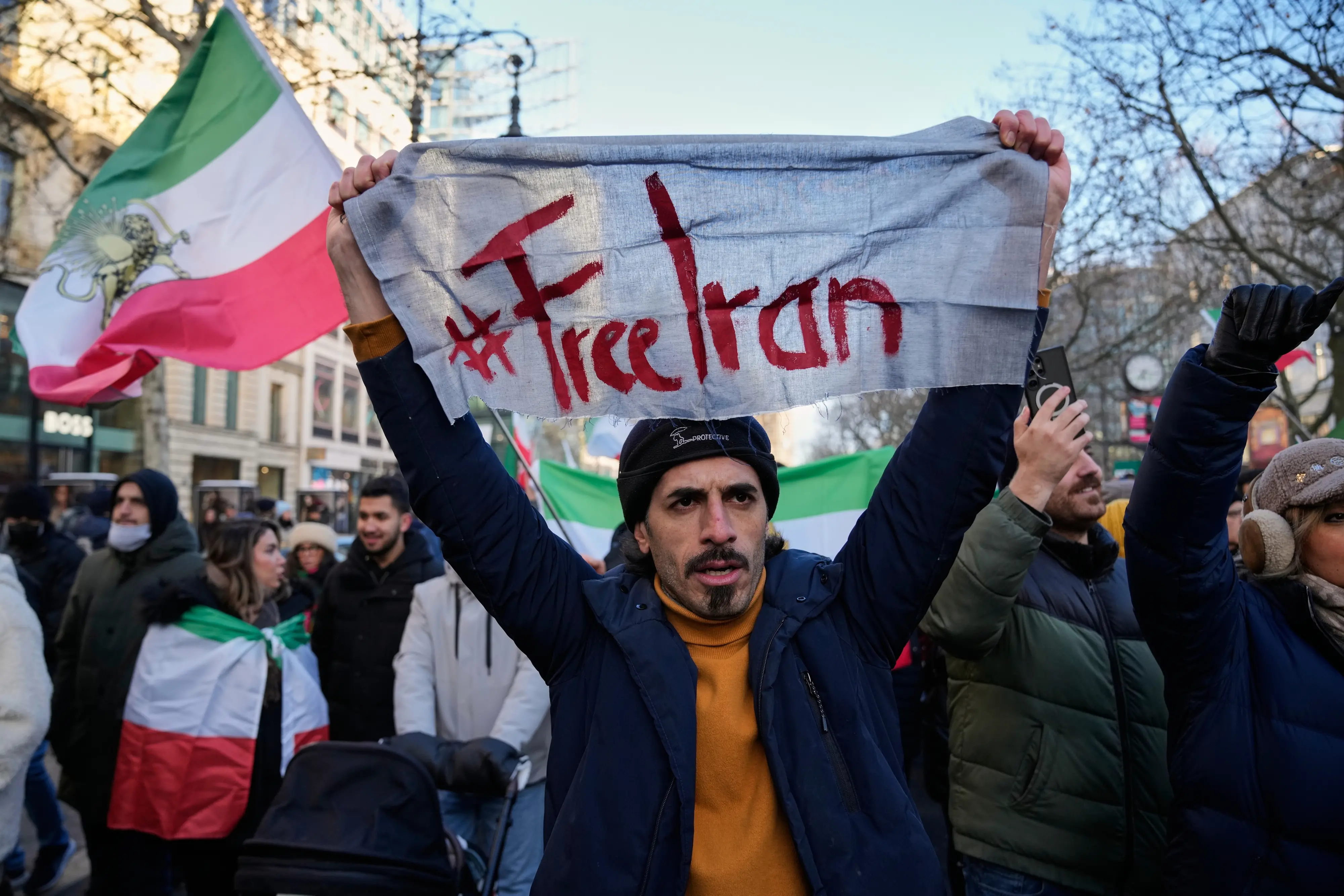 Protesters participate in a demonstration in Berlin, Germany, in support of the nationwide mass protests in Iran against the government, Saturday, Jan. 10, 2026. | Photo: AP