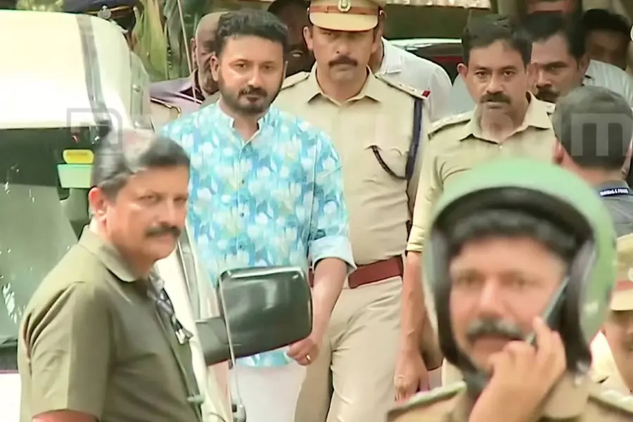 രാഹുൽ സ്ഥിരം കുറ്റവാളി, പുറത്തിറങ്ങിയാൽ അതിജീവിതമാരെ അപായപ്പെടുത്തും- റിമാൻഡ് റിപ്പോർട്ട് പുറത്ത്