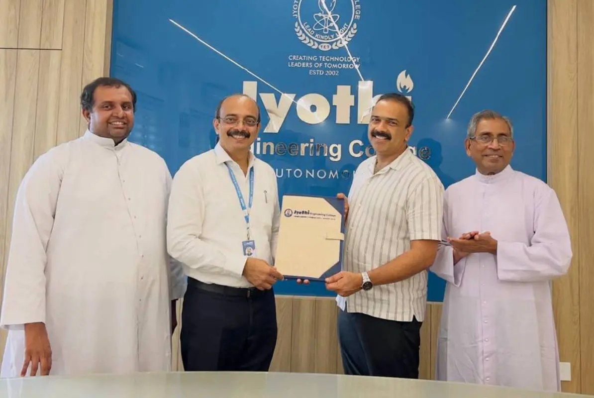 ജ്യോതി എൻജിനീയറിങ് കോളേജിൽ വച്ച് നടന്ന ചടങ്ങിൽ നിന്ന്