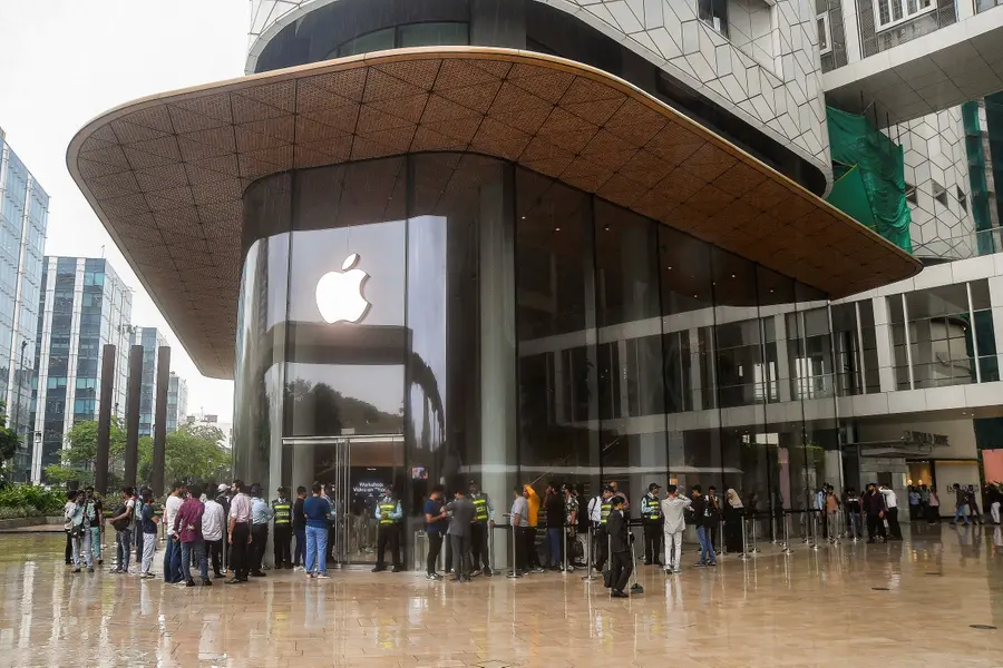 Apple’s iPhone exports from India top Rs 2 lakh crore for the first time