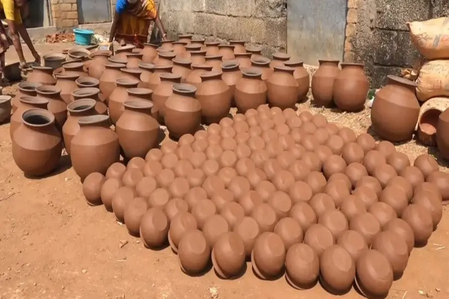 Earthern pot
