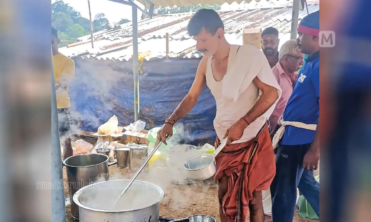 സുരേഷ്ബാബു നെല്ലങ്കര പാചകപ്പുരയിൽ