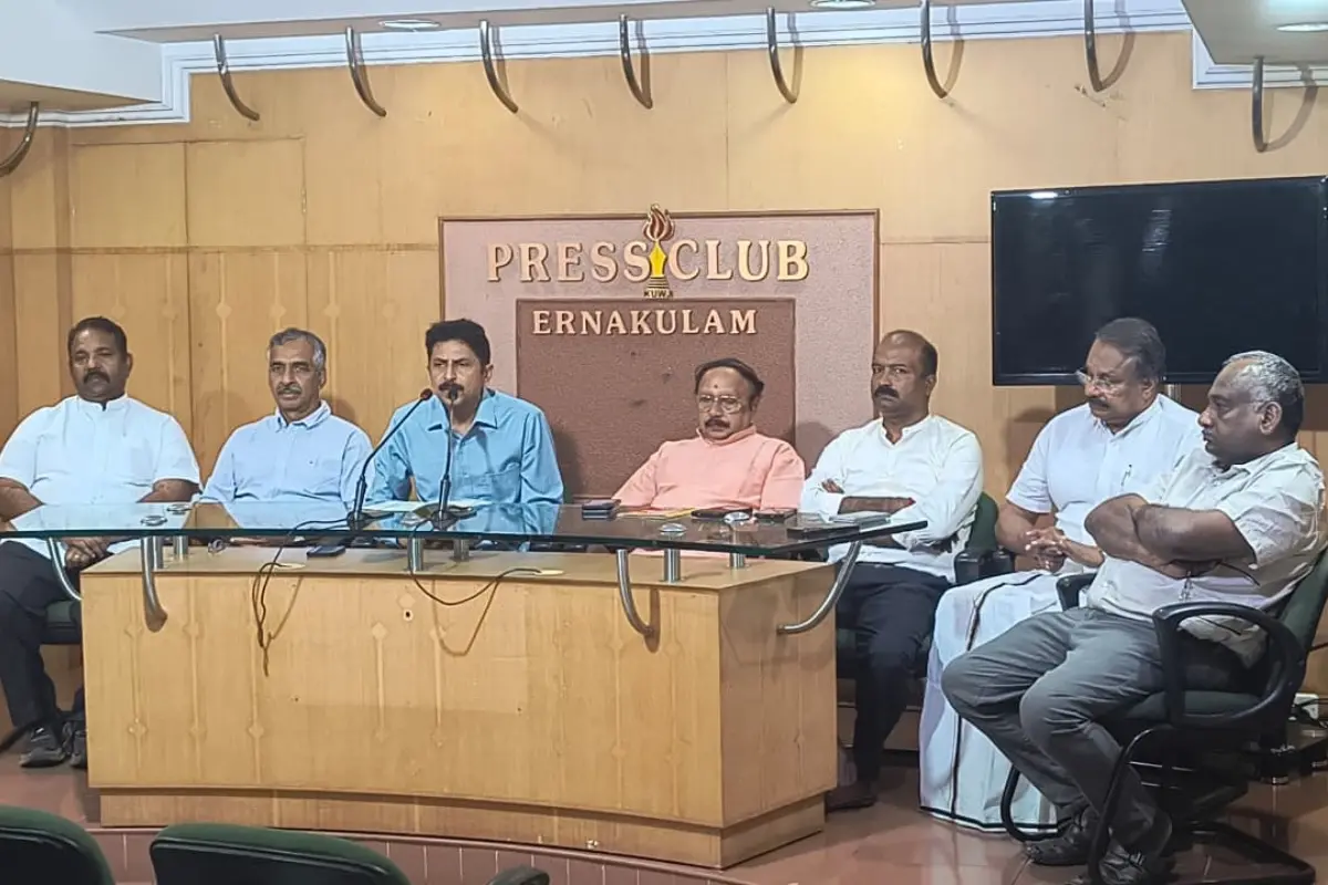 From left to right: N. P. Antony (Programme Committee Chairman and MD of Pavizham Group of Companies), Joseph Paikada ( General Secretary, KSSIA), A. Nizarudeen (State President, KSSIA), K. P. Ramachandran Nair (Chairman, IIIE 2026), Siji Nair (CEO, IIIE and Metro Mart MD), P. J. Jose (State Vice President, KSSIA), B. Jayakrishnan (State Treasurer, KSSIA) attending the press conference.