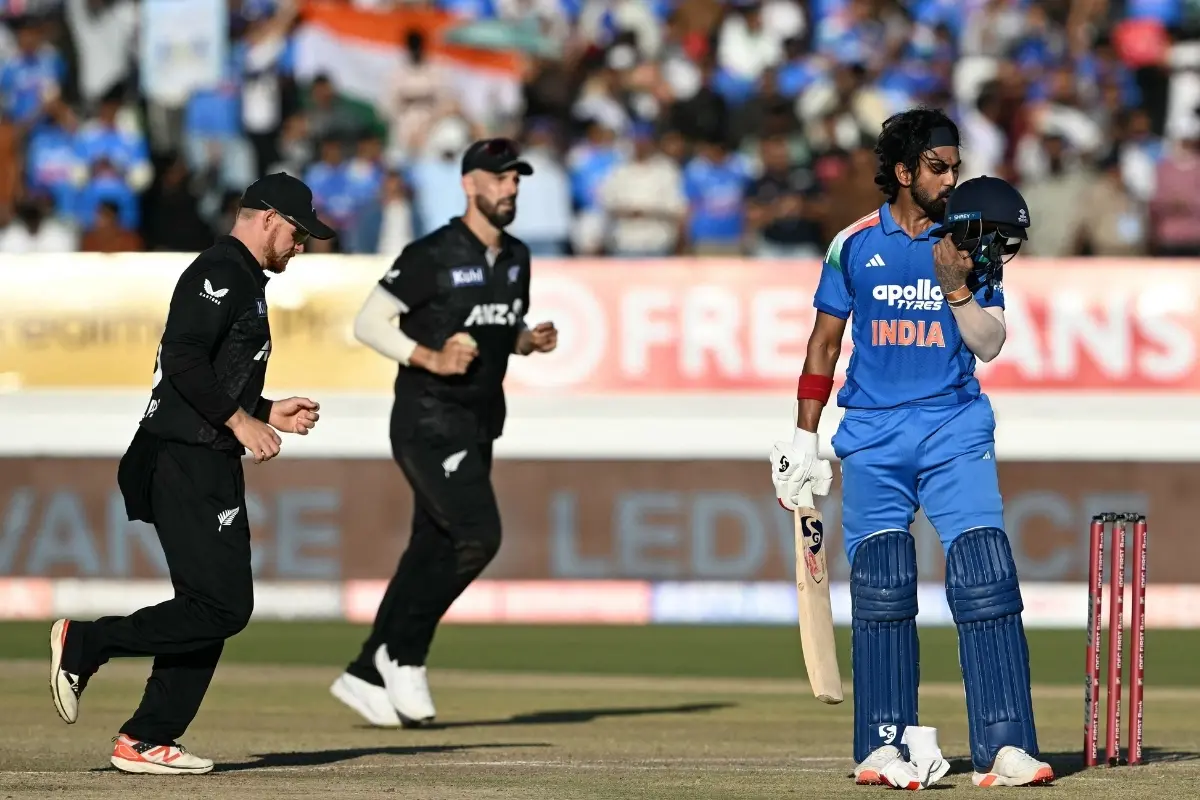 KL Rahul (R) celebrates after scoring a century (100 runs) during the second one-day international (ODI) cricket match between India and New Zealand | Photo: AFP