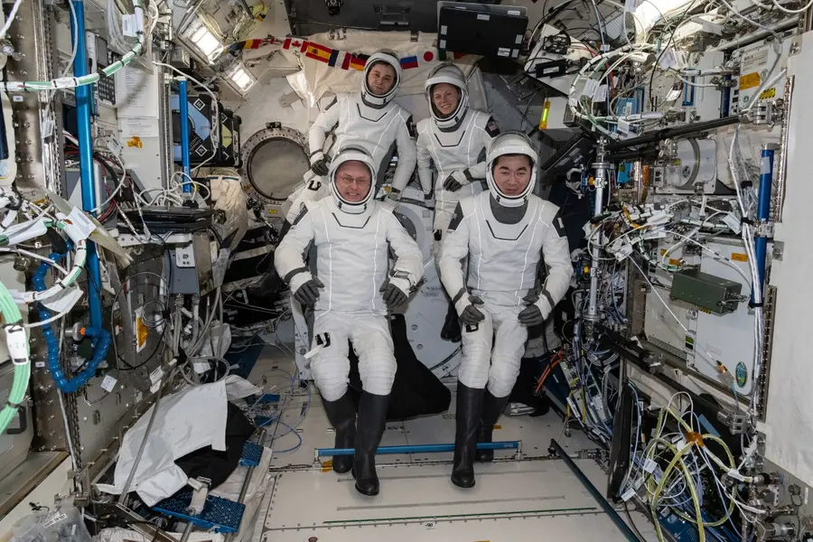NASA sends four astronauts back to Earth in first-ever medical evacuation
