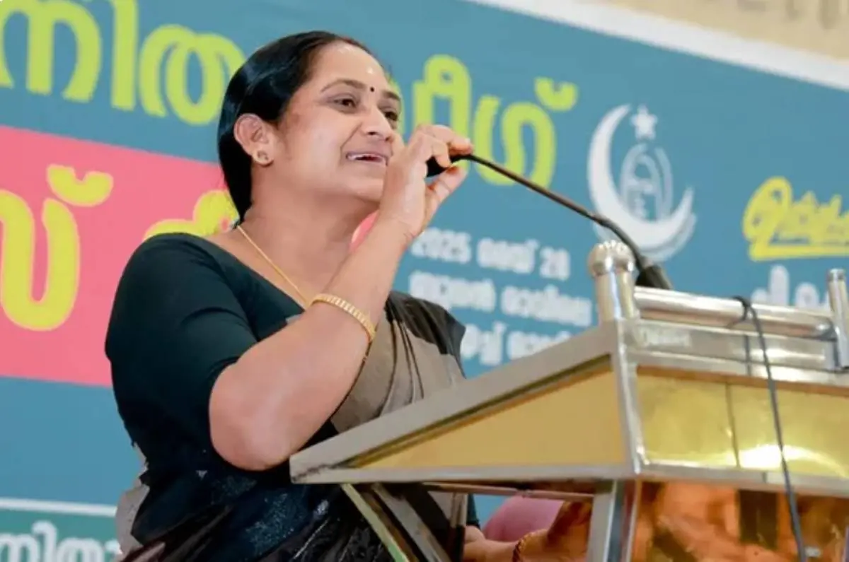 ജയന്തി രാജന് : https://www.instagram.com/jayanthi_rajan