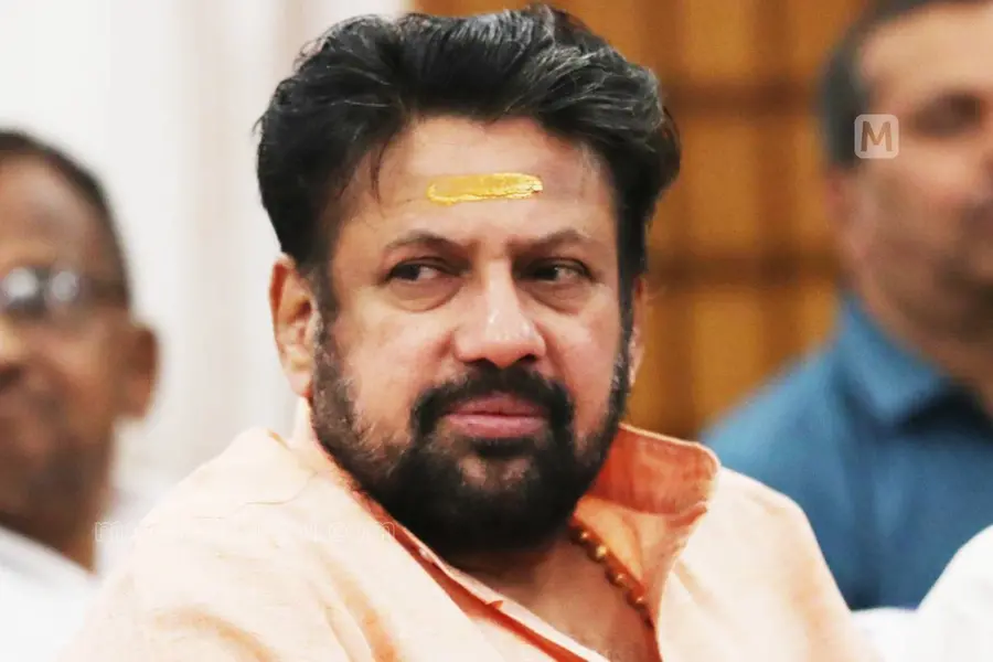 ശബരിമലയിൽ ദ്വാരപാലക പാളികളിലെ സ്വർണം കവർന്ന കേസിലും തന്ത്രിയുടെ അറസ്റ്റ് രേഖപ്പെടുത്തി