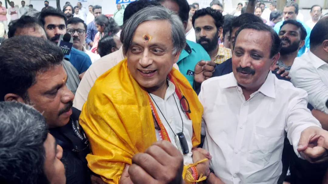 ശശി തരൂര്, എം.കെ. രാഘവന് | Photo: ANI