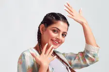 14 കല്യാണ വേഷങ്ങൾ, ഒരു വേഷത്തിനായി ഒരുങ്ങാൻ രണ്ടുമണിക്കൂർ, ആ പ്രോസസ് രസമുള്ളതായിരുന്നു -നിഖില വിമൽ