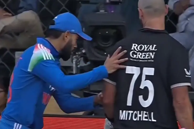 Kohli playfully teases Daryl Mitchell after he loses his wicket in Indore. (Screengrab - JioHotstar)