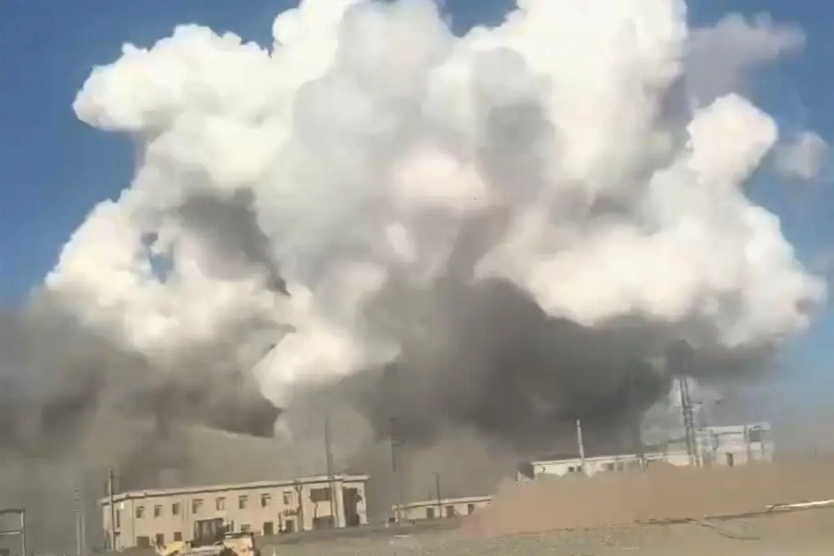 Explosion at a steel plant in China's Baotou City (Screengrab: X)