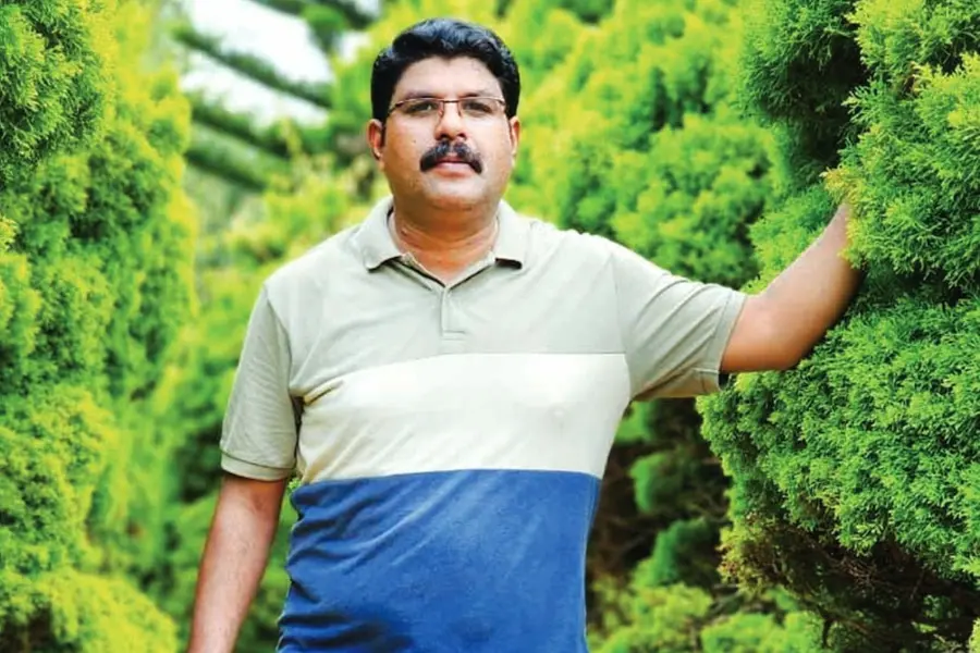ദീപക്കിന്റെ ആത്മഹത്യ: ബന്ധുക്കളുടെ മൊഴിയെടുത്തു; യുവതിക്കെതിരേ കൊലക്കുറ്റം ചുമത്തണമെന്ന് ആവശ്യം