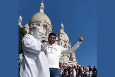 Viral video of Indian Man’s ‘Jai Maharashtra’ slogans in Paris raises concerns on global civility