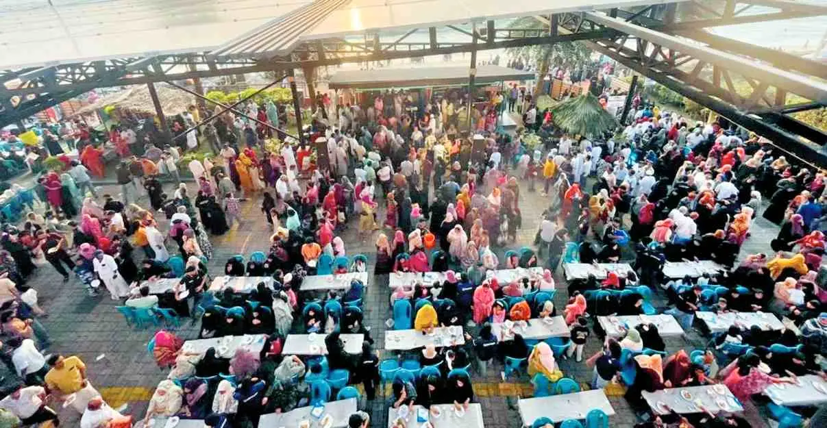 വടകര 'തണൽ' സംഘടിപ്പിച്ച ചായപ്പയറ്റിൽനിന്ന്