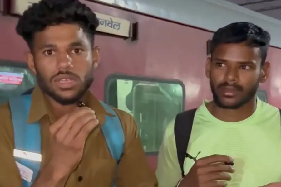ട്രെയിനിൽ പോൾ വേണ്ട; രാജ്യത്തെ മുൻനിര പോൾവോൾട്ട് താരങ്ങളെ ടിടിഇ ഇറക്കിവിട്ടു, പരാതി