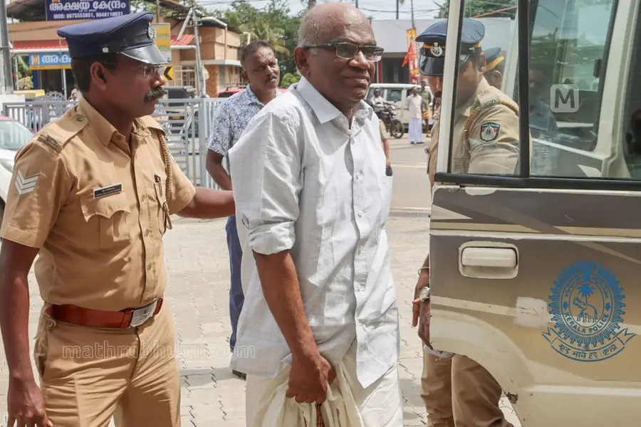 ‘വിശ്വാസി എന്ന് പറഞ്ഞ് ദൈവത്തെ കൊള്ളയടിക്കുകയാണോ?’ വാസുവിന്റെ ജാമ്യ ഹർജി സുപ്രീംകോടതി തള്ളി