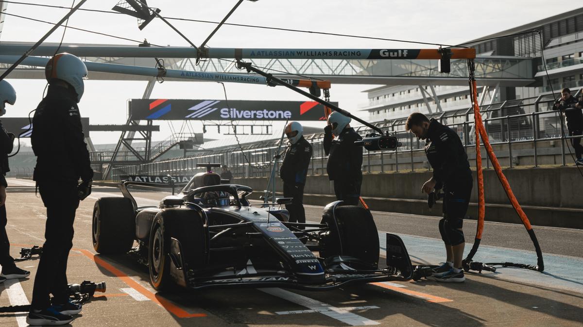 Williams withdraws from Barcelona test: FW48 delays sideline Albon and Sainz