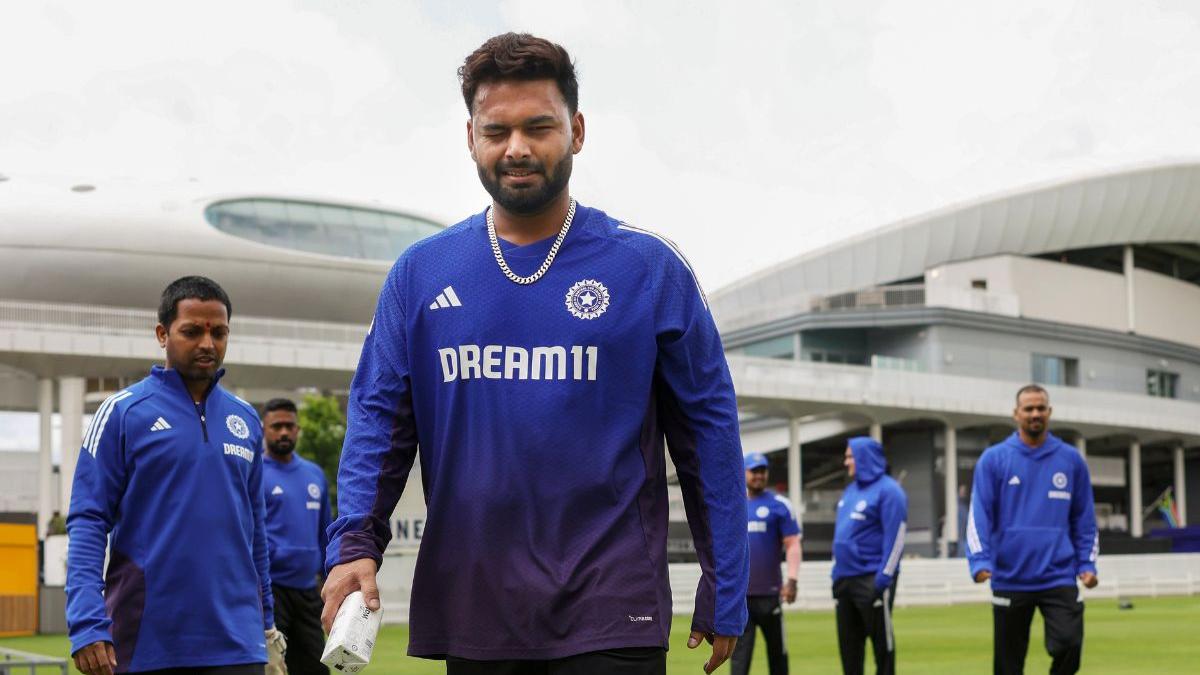 New Zealand legend picks Pant over Samson, calls him a match-winner