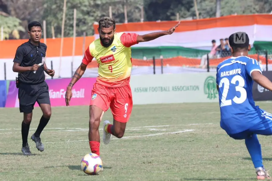 80-ാം മിനിറ്റിൽ തിരിച്ചടിച്ച് റെയിൽവേസ്; സന്തോഷ് ട്രോഫിയിൽ കേരളത്തിന് സമനില