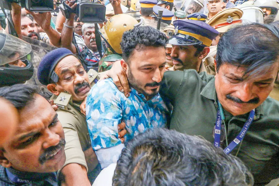 ജയിലിൽ തുടരും; രാഹുൽ മാങ്കൂട്ടത്തിലിന്റെ റിമാൻഡ് കാലാവധി നീട്ടി